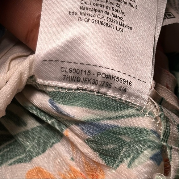 Guess Floral Off-Shoulder Tropical Top Size M - Picture 8 of 13